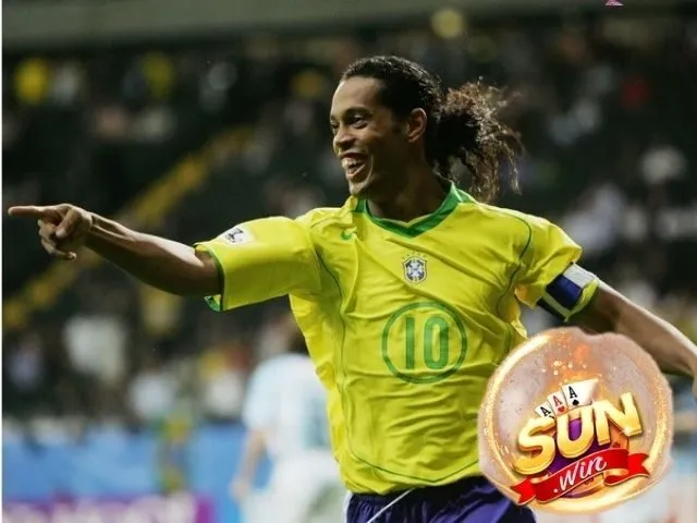 Ronaldinho đỉnh cao tiền đạo